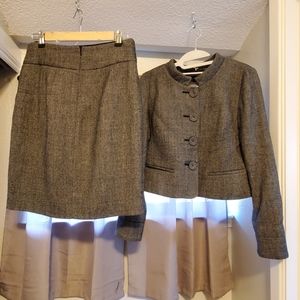 Skirt suit banana republic size 4